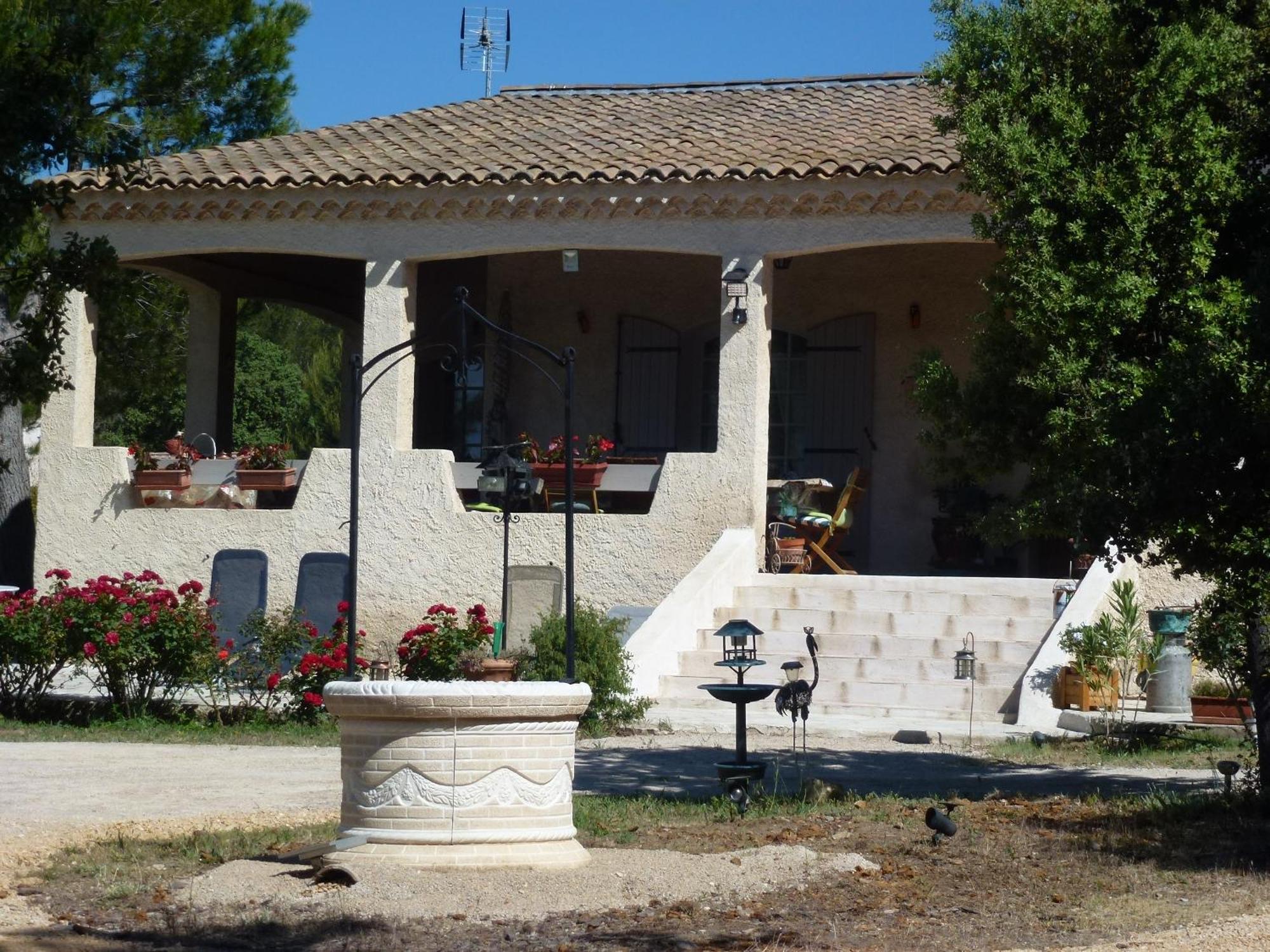 Chambre D'Hotes La Pinede Lambesc Εξωτερικό φωτογραφία