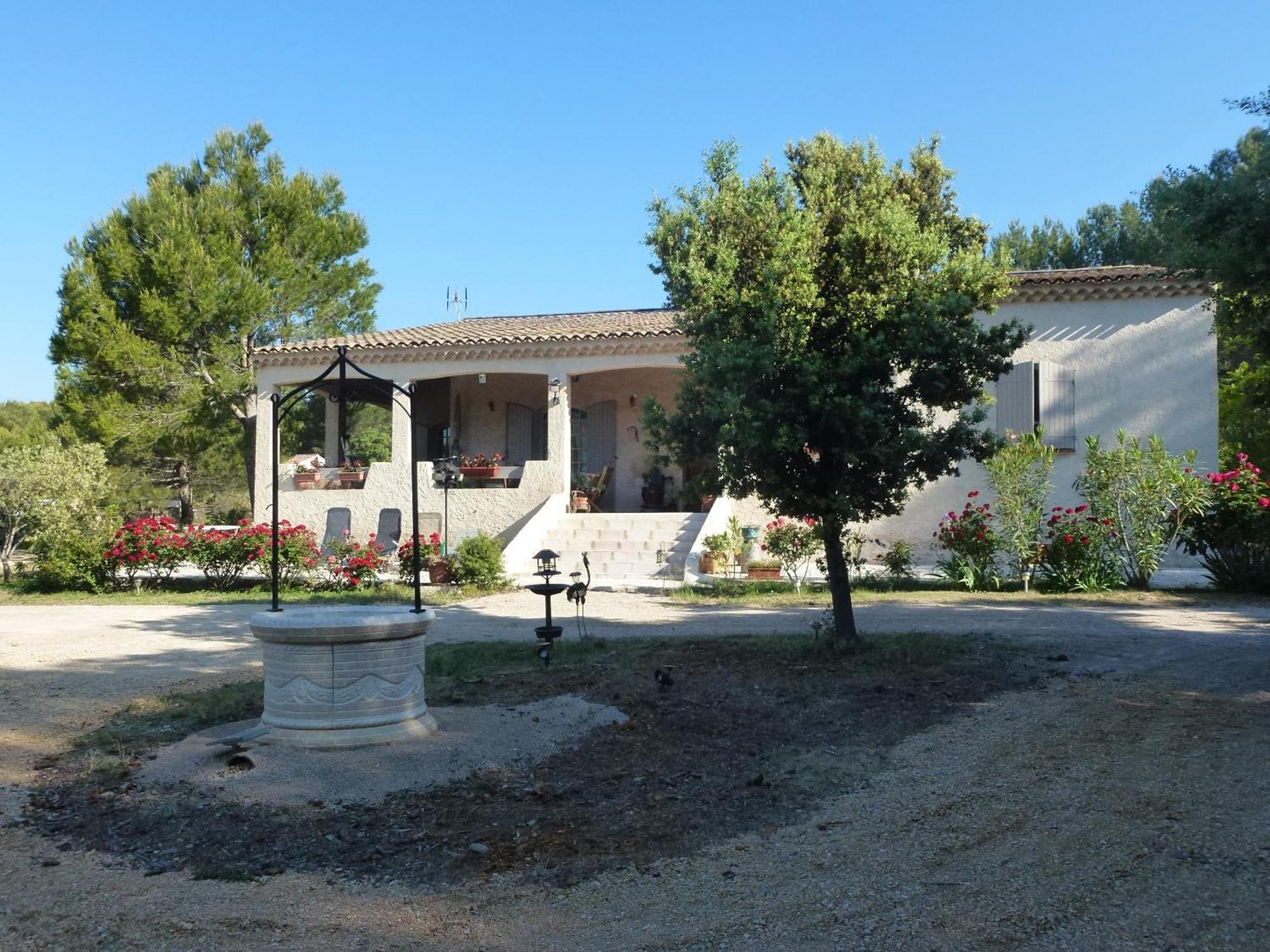 Chambre D'Hotes La Pinede Lambesc Εξωτερικό φωτογραφία