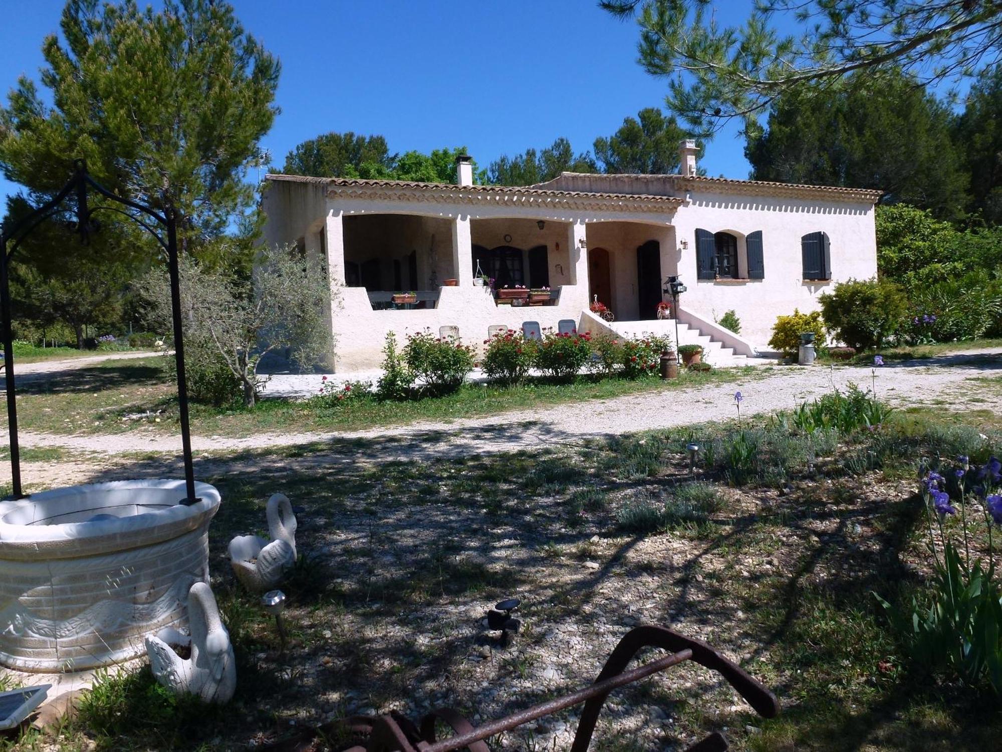 Chambre D'Hotes La Pinede Lambesc Εξωτερικό φωτογραφία