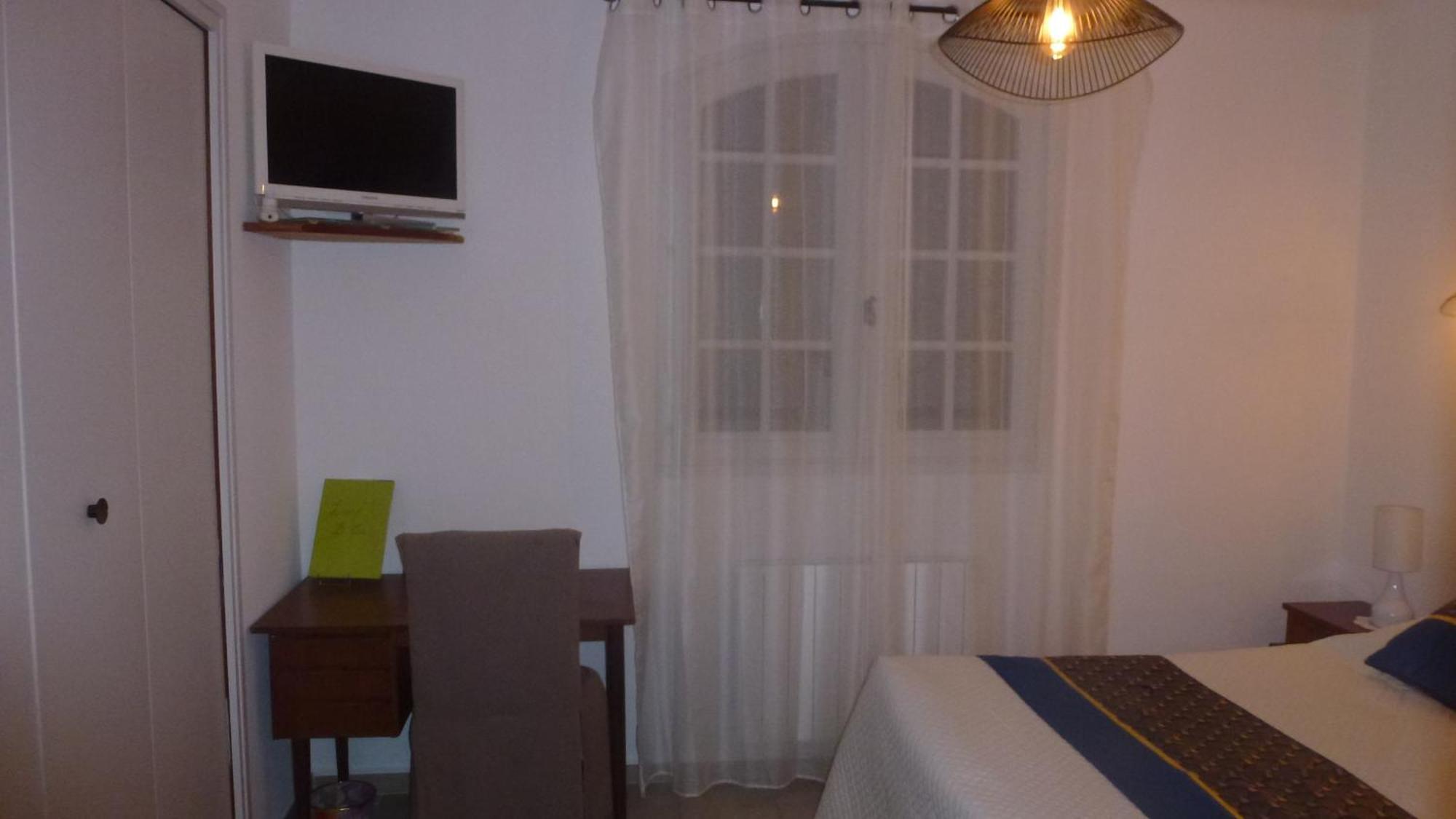 Chambre D'Hotes La Pinede Lambesc Εξωτερικό φωτογραφία