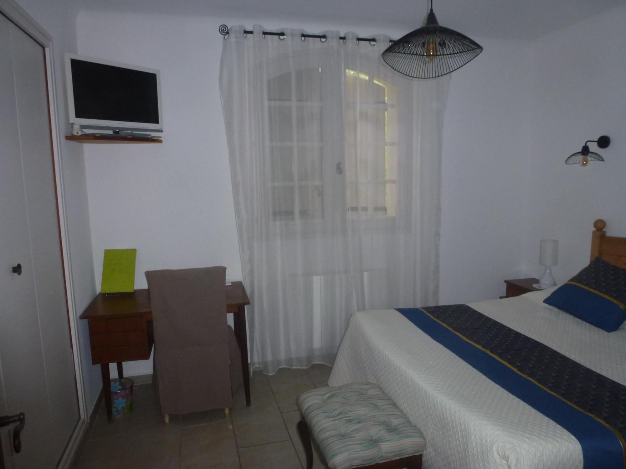 Chambre D'Hotes La Pinede Lambesc Εξωτερικό φωτογραφία