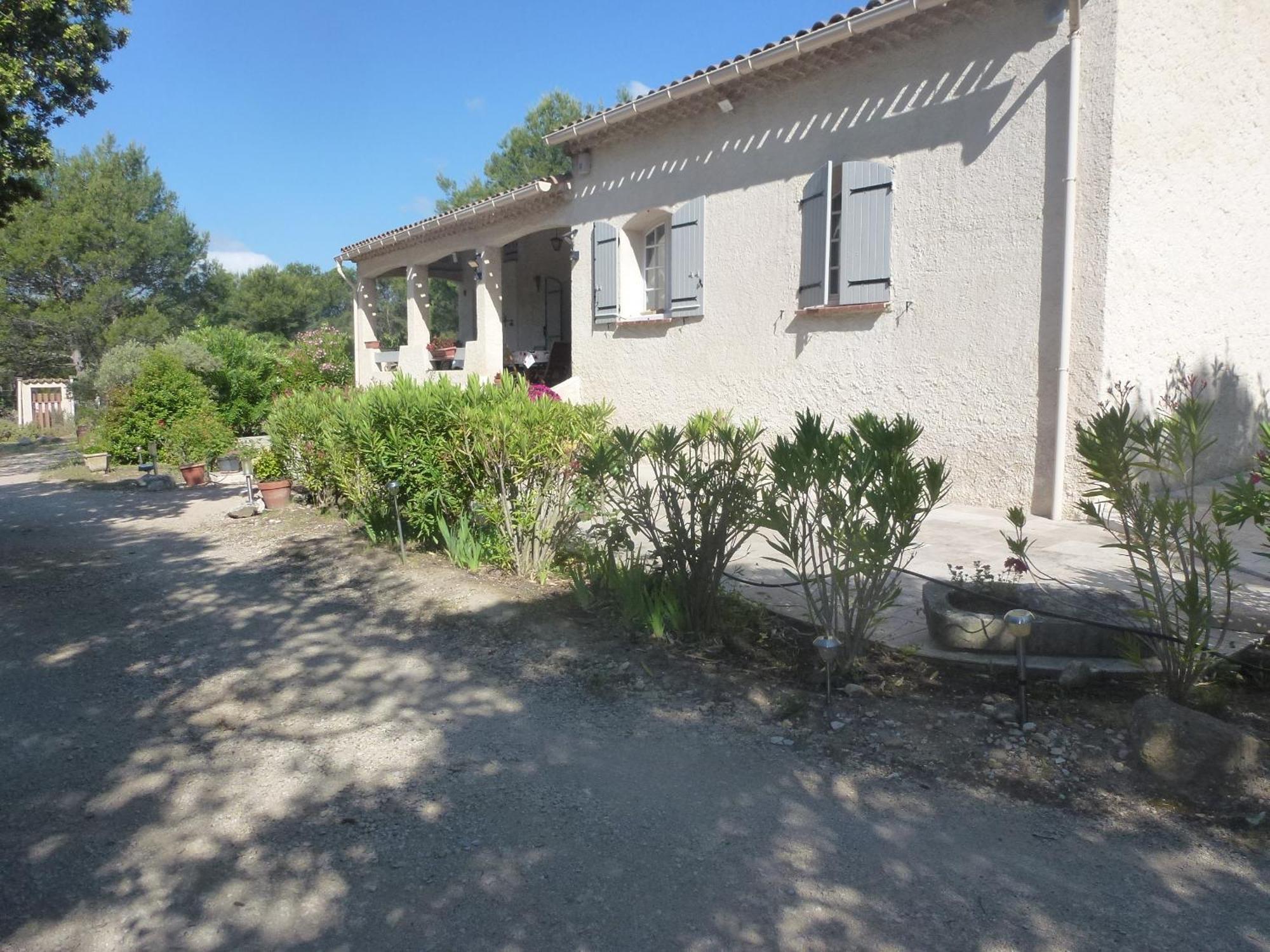 Chambre D'Hotes La Pinede Lambesc Εξωτερικό φωτογραφία
