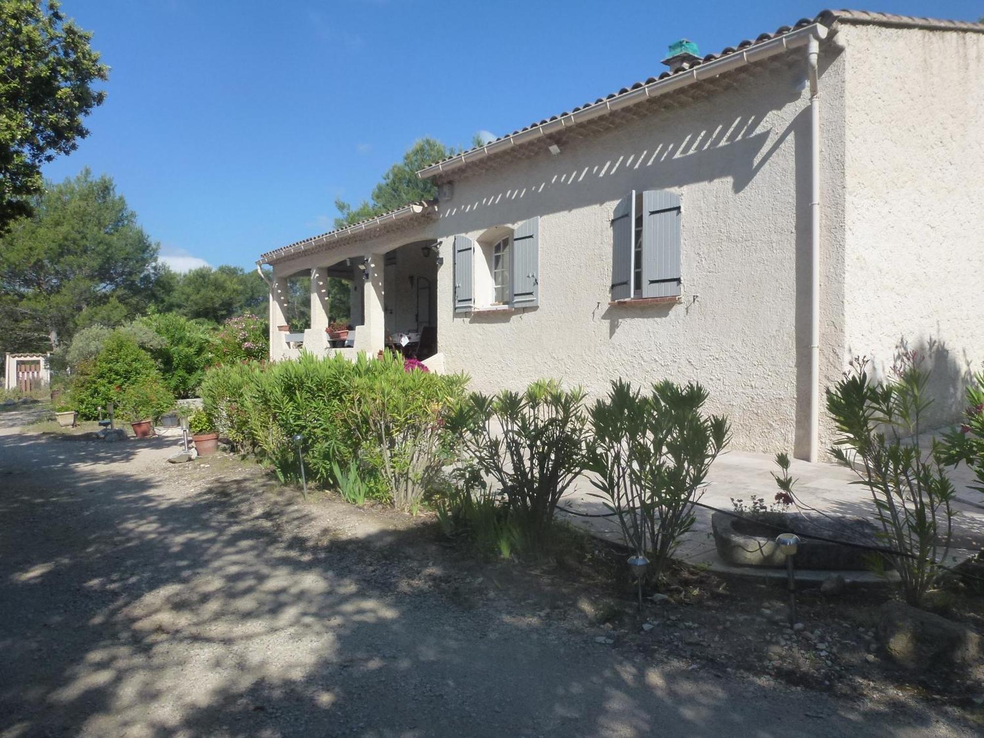 Chambre D'Hotes La Pinede Lambesc Εξωτερικό φωτογραφία