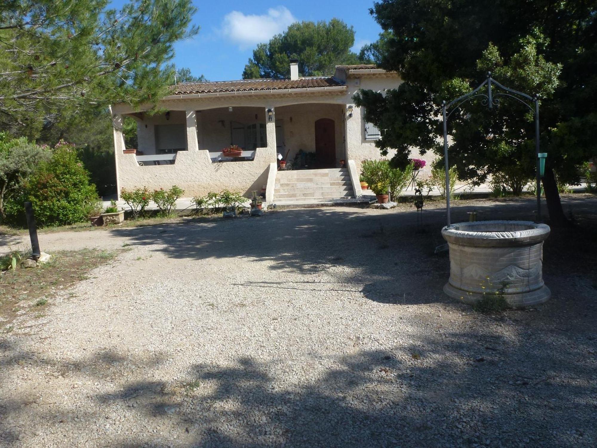 Chambre D'Hotes La Pinede Lambesc Εξωτερικό φωτογραφία